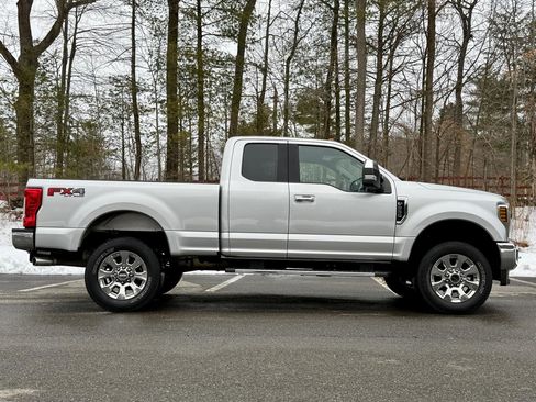 Used 2019 Ford F250 Lariat w/ Chrome Package image 4