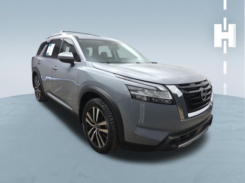 Used 2024 Nissan Pathfinder Platinum w/ Cargo Package FWD image 1
