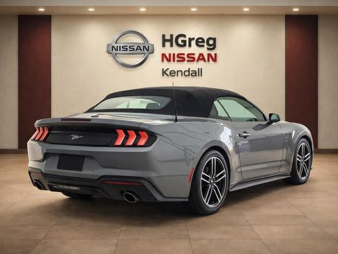 Used 2024 Ford Mustang Convertible image 2