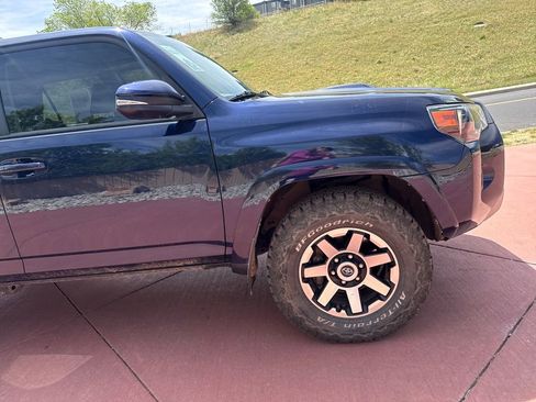 Used 2018 Toyota 4Runner TRD Off-Road Premium AWD/4WD image 37