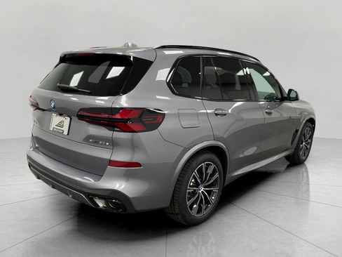 New 2026 BMW X5 xDrive50e image 3