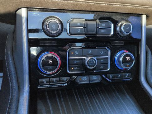 Used 2021 GMC Yukon Denali w/ Denali Premium Package AWD/4WD image 20