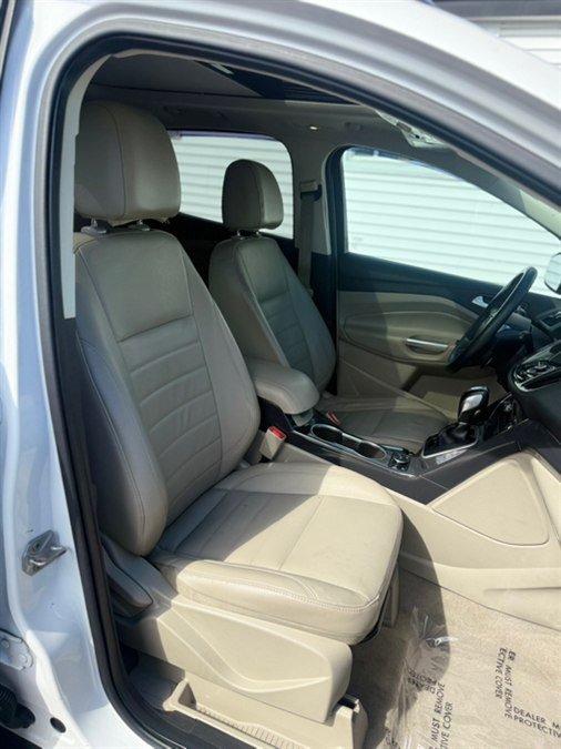 Used 2014 Ford Escape Titanium w/ Equipment Group 401A AWD/4WD image 11