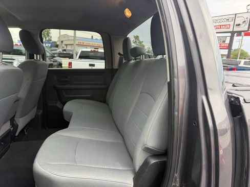 Used 2018 RAM 1500 Express AWD/4WD image 9