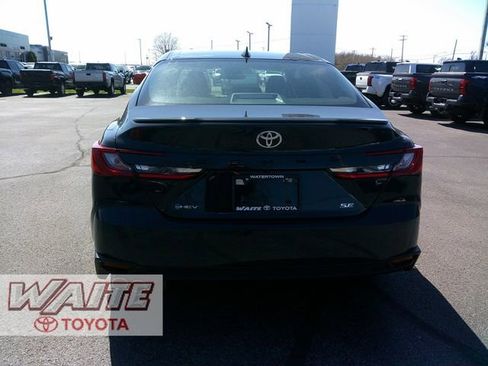 New 2026 Toyota Camry SE FWD image 3