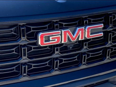 Used 2024 GMC Canyon Elevation w/ Elevation Premium Package image 30