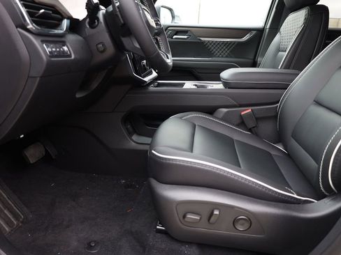 New 2026 GMC Acadia Denali AWD/4WD image 11