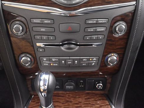Used 2020 Nissan Armada Platinum w/ Captain's Chairs Package AWD/4WD image 33