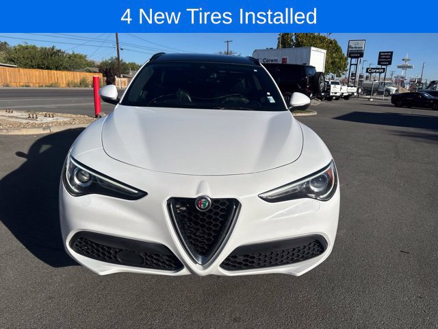 Used 2022 Alfa Romeo Stelvio Ti AWD/4WD image 2