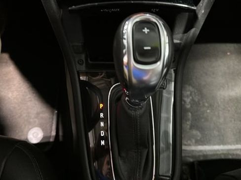 Used 2018 Buick Encore Essence FWD image 19