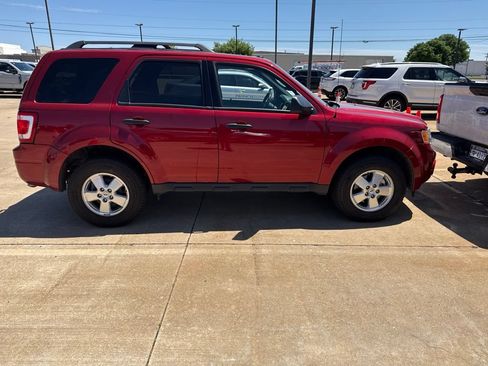 Used 2012 Ford Escape XLT FWD image 3