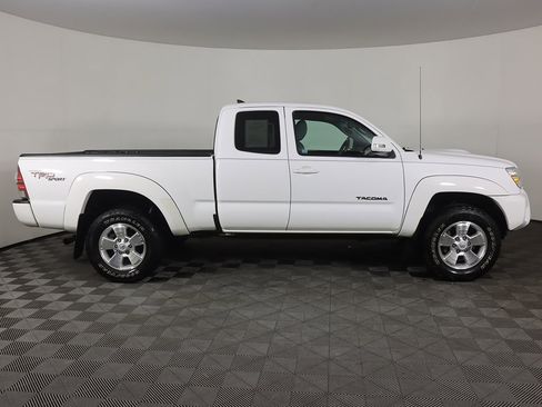 Used 2012 Toyota Tacoma PreRunner image 15