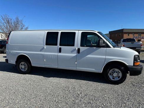 Used 2016 Chevrolet Express 2500 Extended image 6