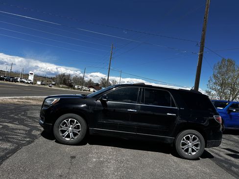 Used 2016 GMC Acadia SLT w/ Technology Package AWD/4WD image 2