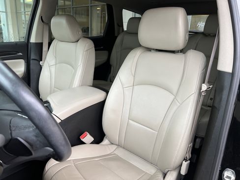 Used 2021 Buick Enclave Essence w/ Sound and Sites Package image 16