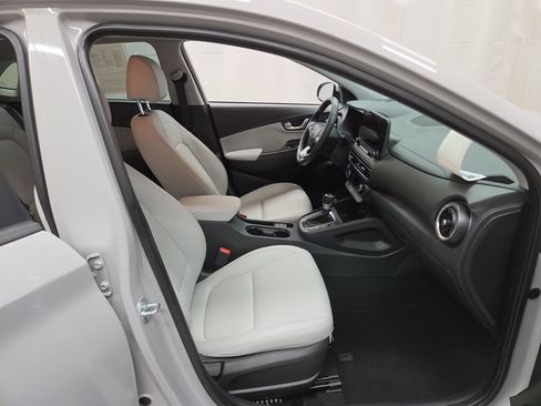 Used 2023 Hyundai Kona Limited AWD/4WD image 11