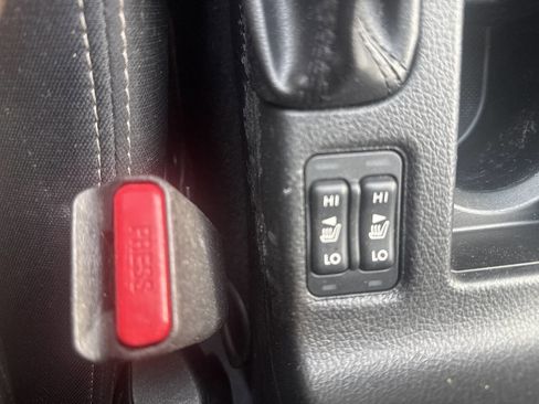 Used 2013 Subaru Impreza 2.0i Sport Premium image 12