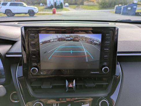 Used 2022 Toyota Corolla Cross LE image 12