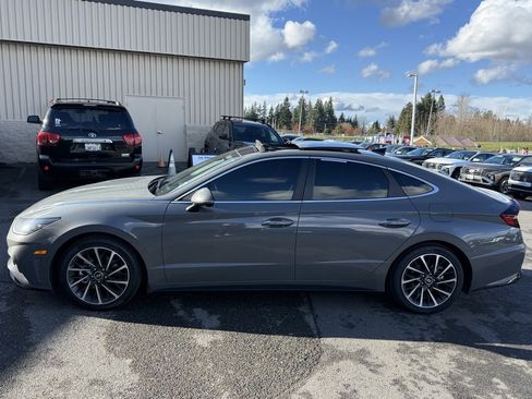 Used 2022 Hyundai Sonata Limited w/ Winter Weather Package image 3