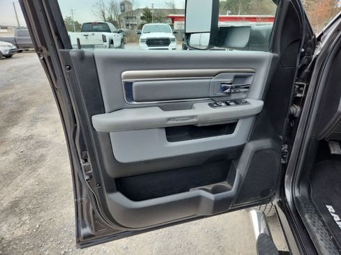 Used 2018 RAM 3500 SLT image 16