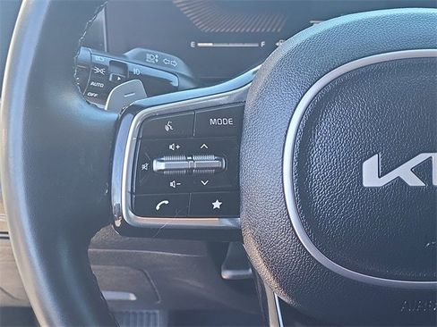 Used 2025 Kia Sorento EX image 12