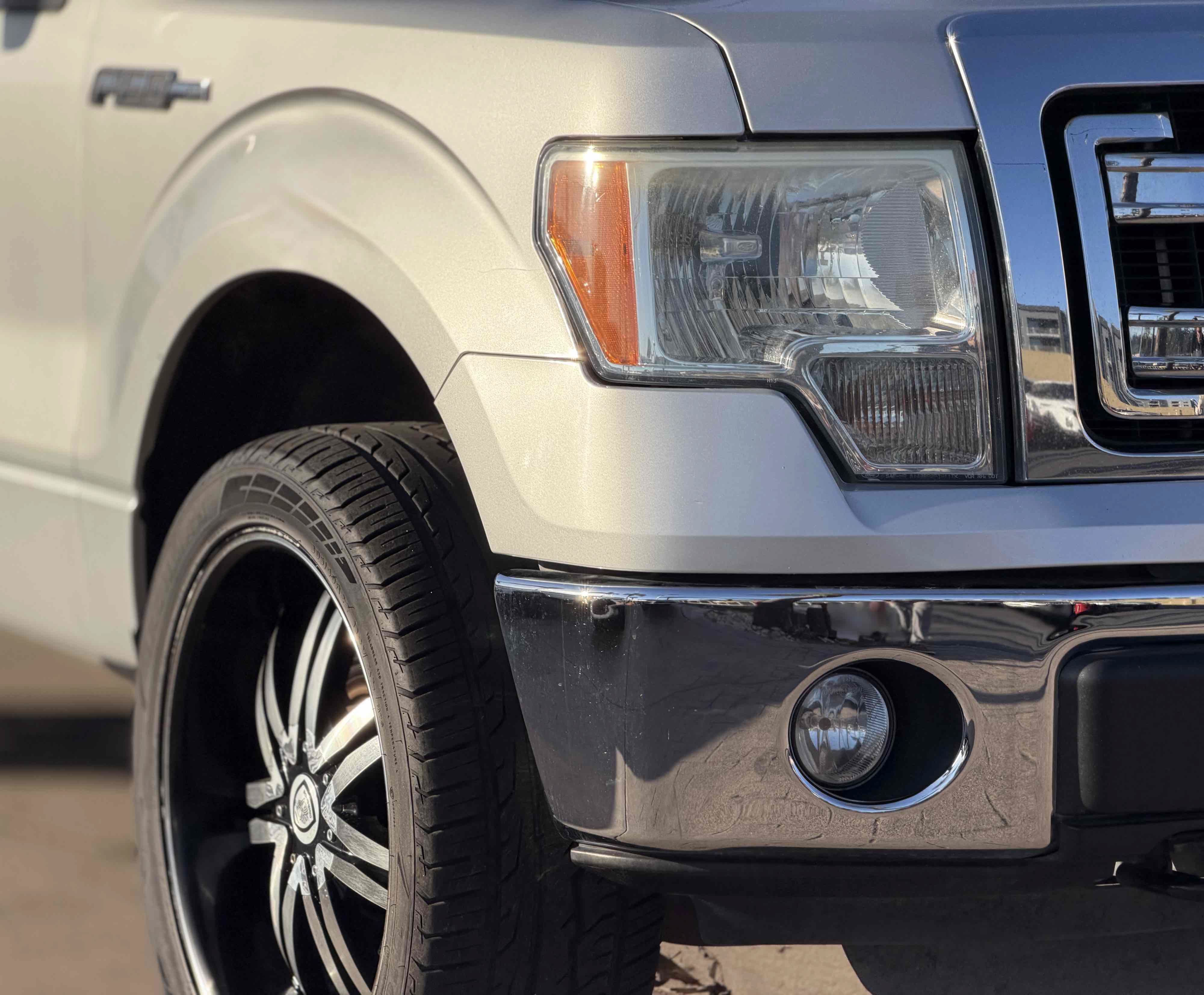 Used 2014 Ford F150 XLT AWD/4WD image 11