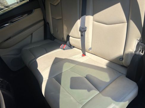 Used 2018 Cadillac XT5 Luxury w/ Driver Awareness Package FWD image 14