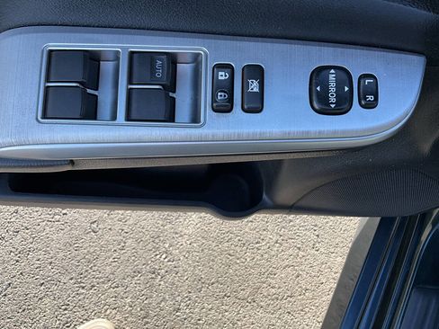 Used 2012 Toyota Camry SE image 23