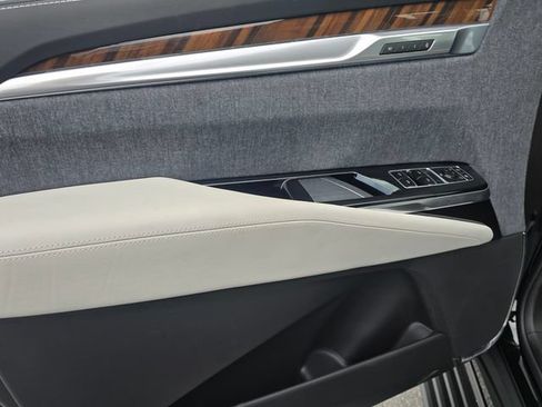 New 2026 Cadillac Escalade ESV Platinum Luxury AWD/4WD image 20