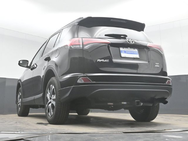 Used 2018 Toyota RAV4 LE w/ All Weather Liner Package AWD/4WD image 31