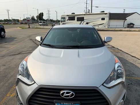 Used 2016 Hyundai Veloster Turbo FWD image 3
