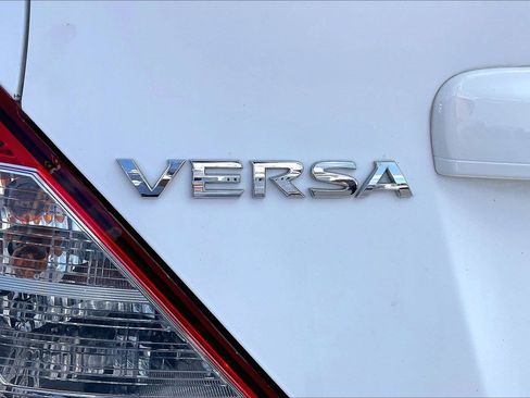 Used 2019 Nissan Versa S Plus FWD image 9
