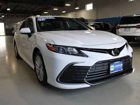 Used 2022 Toyota Camry LE AWD/4WD image 4