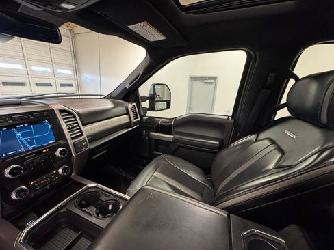 Used 2019 Ford F250 Platinum w/ Platinum Ultimate Package AWD/4WD image 21