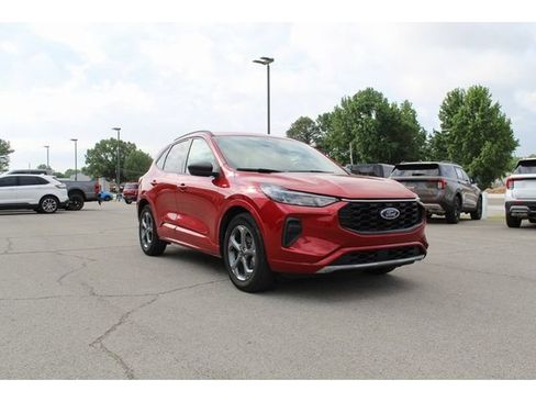Used 2023 Ford Escape ST-Line w/ Cold Weather Package FWD image 7