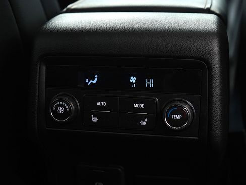 Used 2023 GMC Acadia AT4 w/ Technology Package image 17