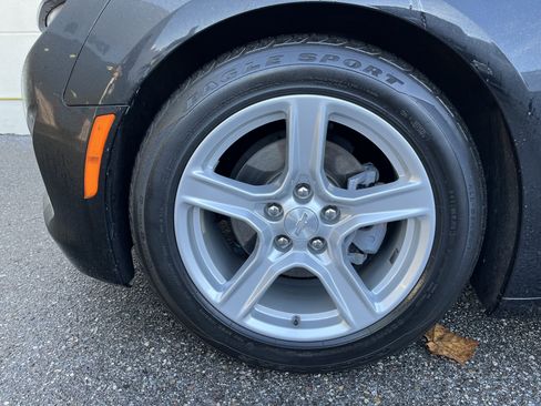 Used 2023 Chevrolet Camaro LT image 9