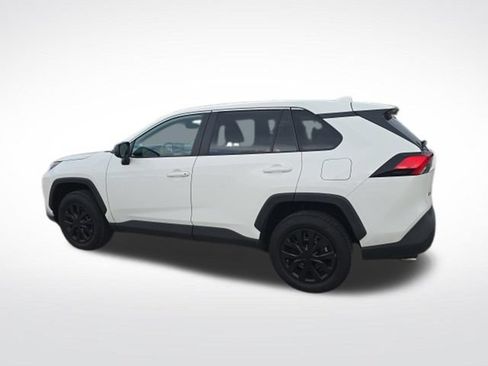 Used 2024 Toyota RAV4 LE FWD image 5