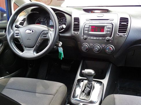 Used 2017 Kia Forte LX FWD image 28