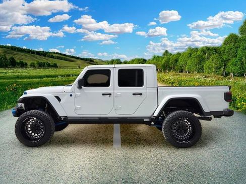 Certified 2020 Jeep Gladiator Rubicon AWD/4WD image 3