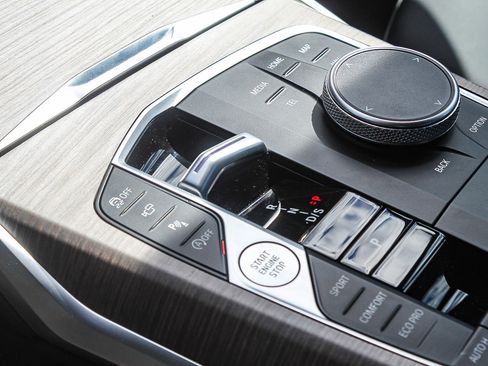 Certified 2025 BMW 330i Sedan image 19