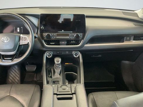 Used 2024 Toyota Grand Highlander FWD image 9