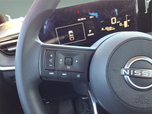 Used 2025 Nissan Kicks S AWD/4WD image 19