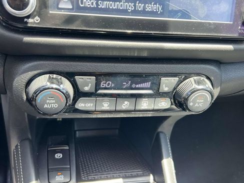 Used 2023 Nissan Kicks SR w/ SR Premium Package FWD image 27