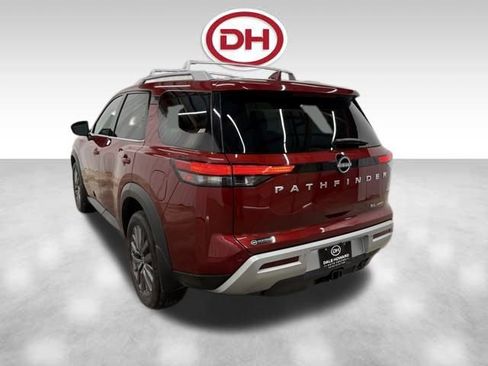 Used 2025 Nissan Pathfinder SL w/ SL Premium Package image 12
