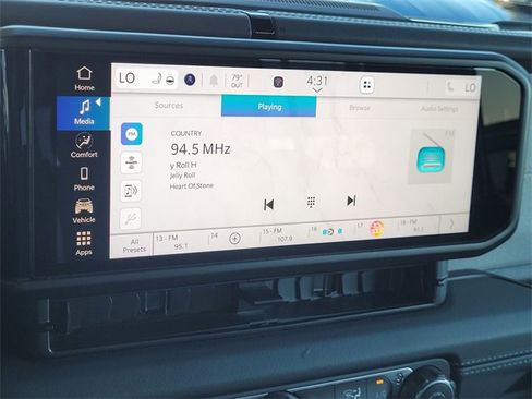 Used 2024 Jeep Wrangler Unlimited Sahara image 9