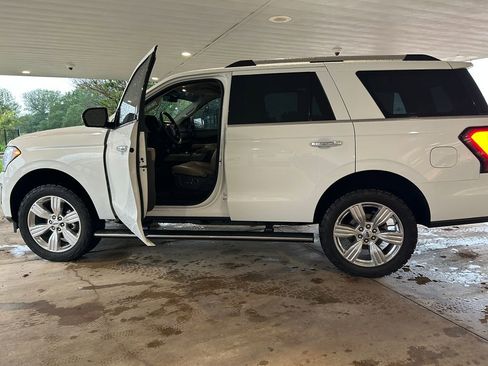 Used 2021 Ford Expedition Limited RWD image 8