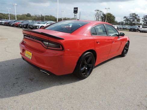 Used 2020 Dodge Charger SXT w/ Blacktop Package image 5