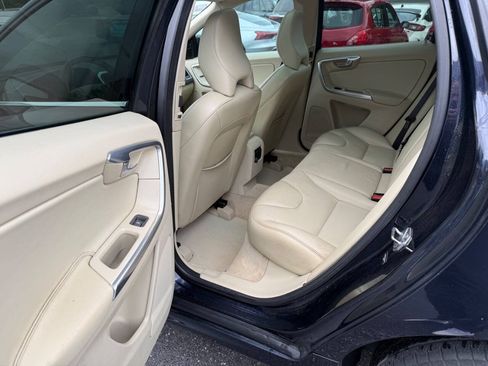 Used 2016 Volvo XC60 T5 Premier w/ Proximity Package FWD image 15