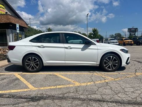 Used 2025 Volkswagen Jetta Sport FWD image 6